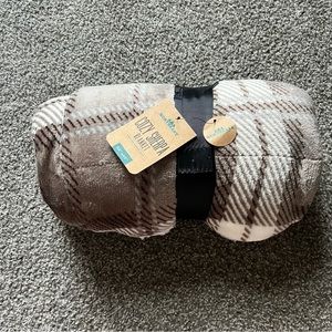 NWT plaid Sherpa blanket